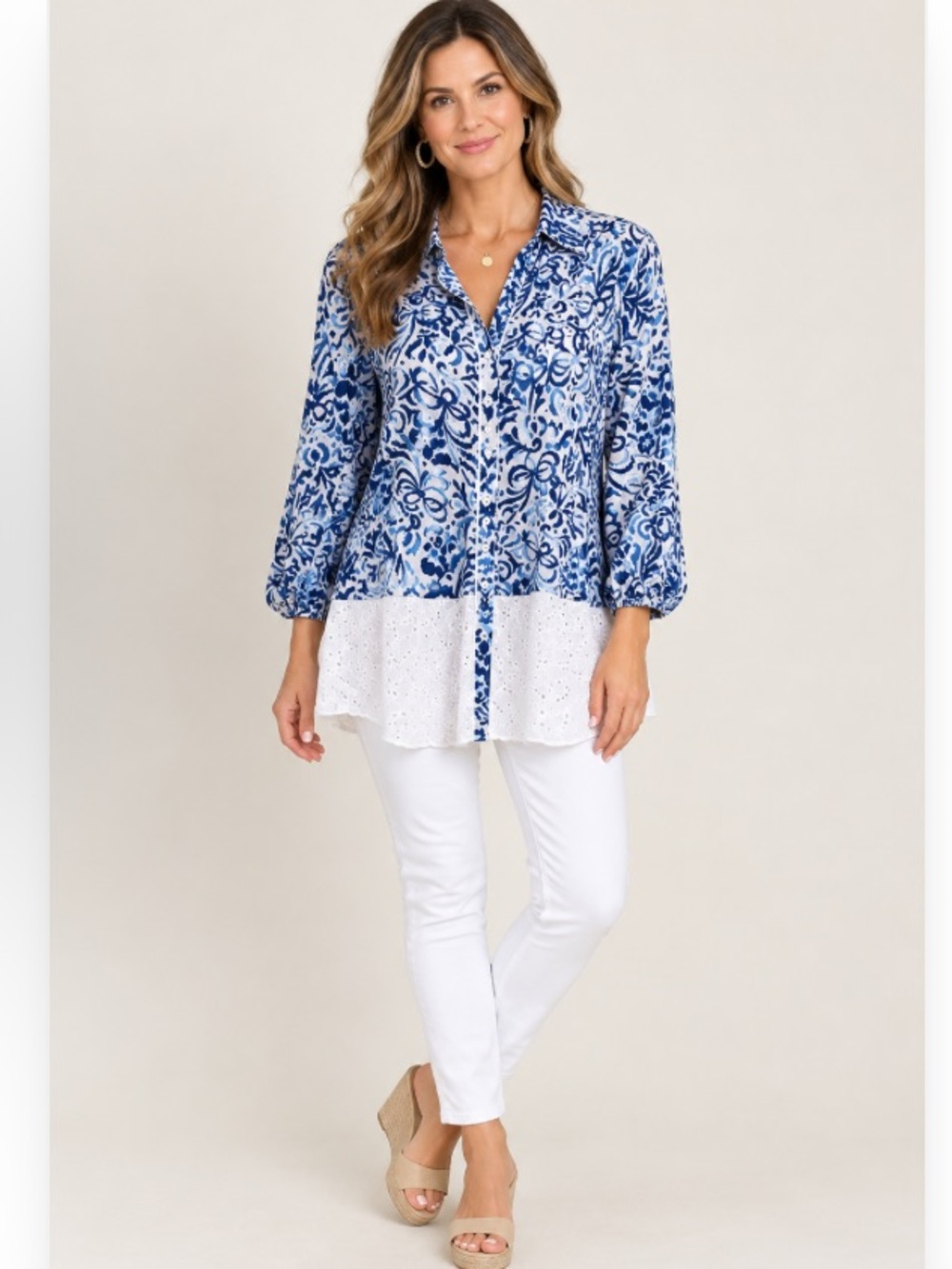 H19 AVEC Womens Button up Shirt Size XL Blue and White Mixed Media Top Blouse